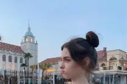 离谱！姚晨离婚无人问津章子怡却因旧祝福背锅再次上热搜