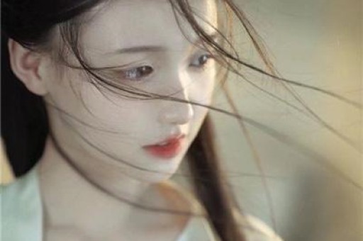 球在轨道上滚动游戏